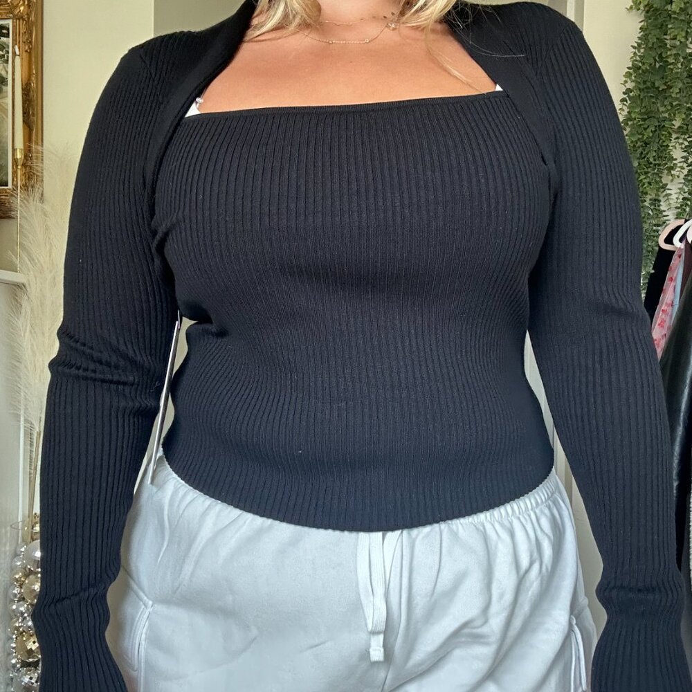 CELEBRITY PINK SHRUG RIBBED TOP-UNWORN